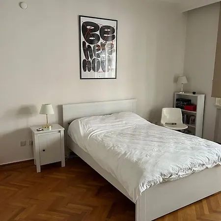 Very Central, Large, Comfortable Апартаменты *